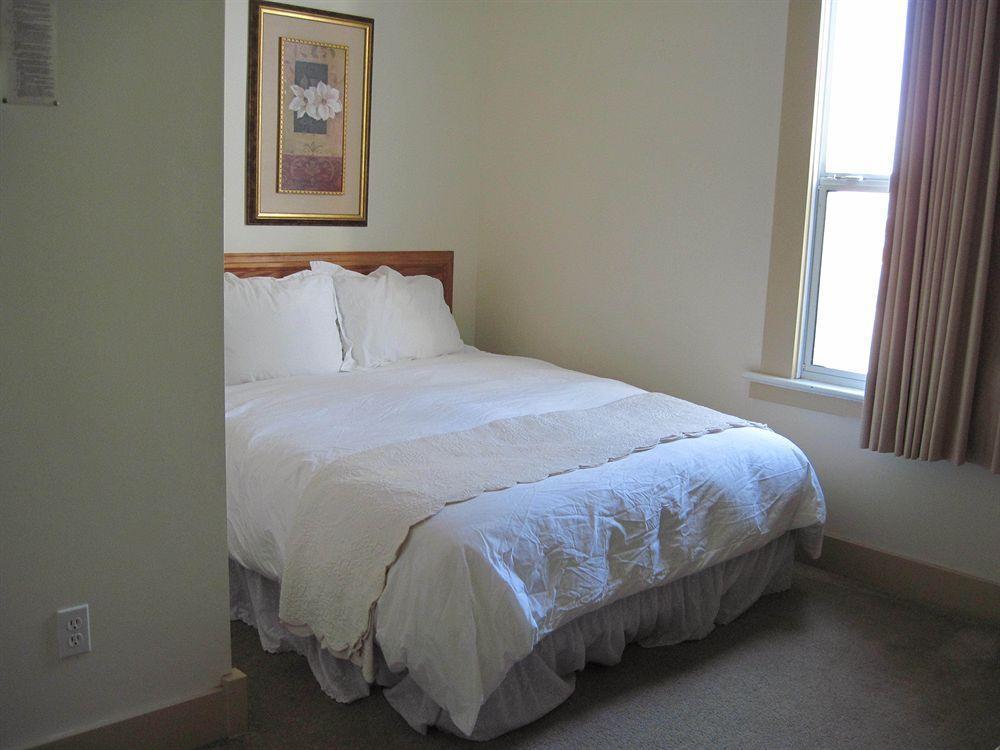Royal Hotel Chilliwack Extérieur photo