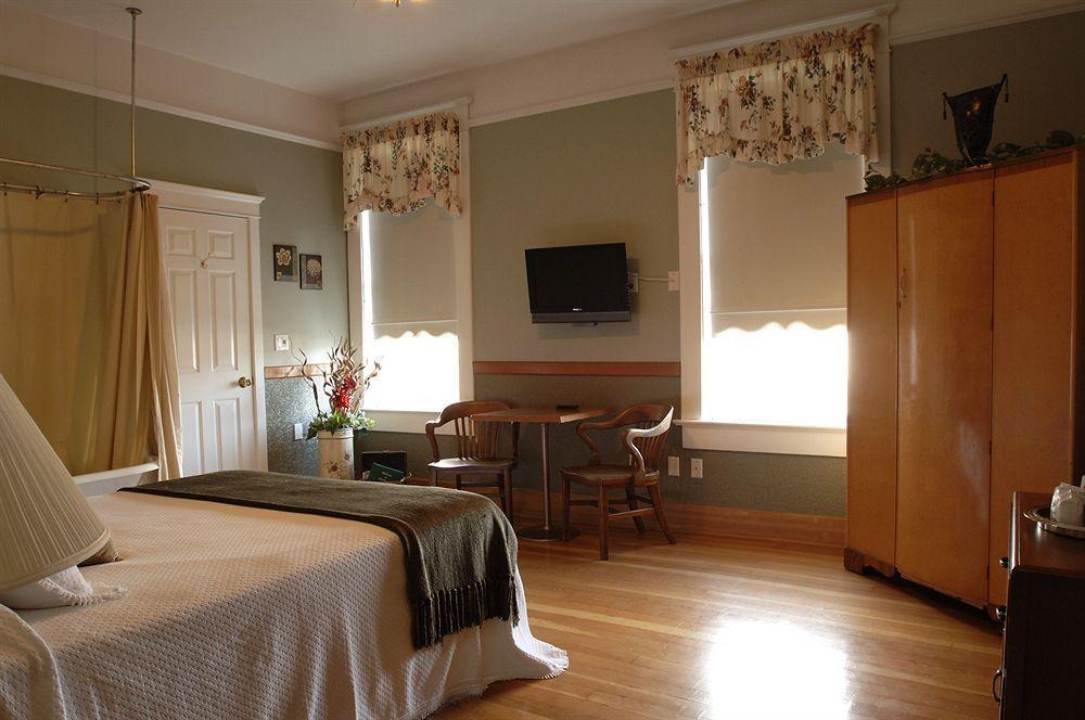Royal Hotel Chilliwack Extérieur photo