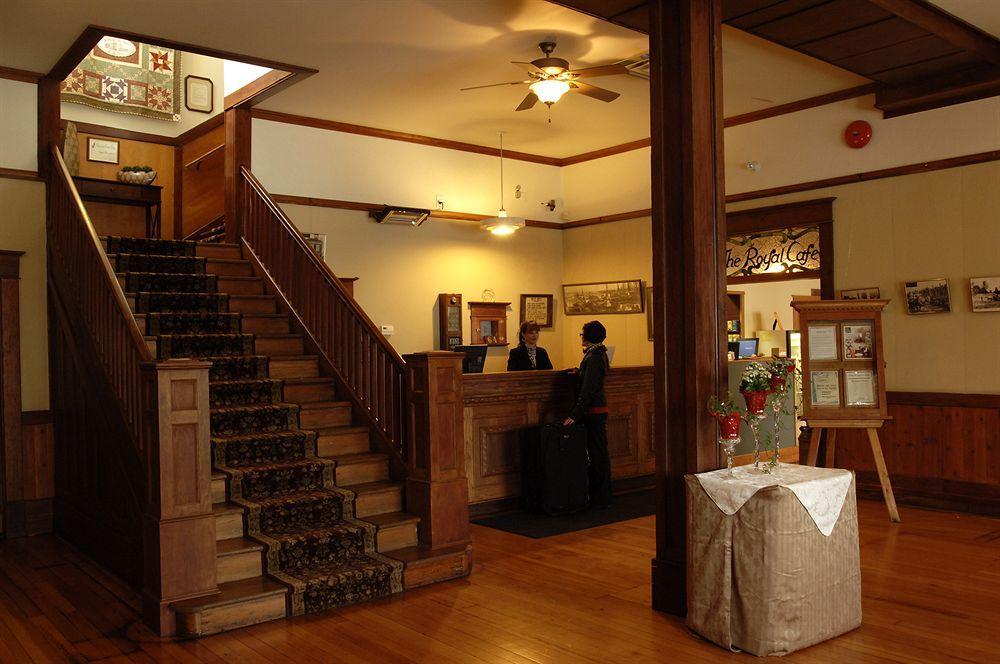 Royal Hotel Chilliwack Extérieur photo
