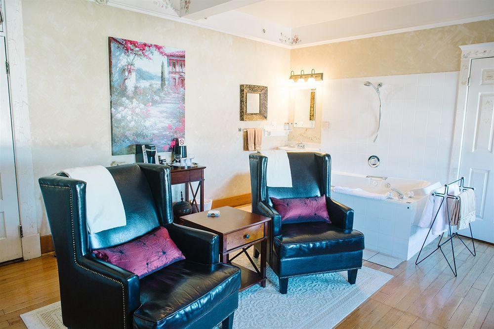 Royal Hotel Chilliwack Extérieur photo