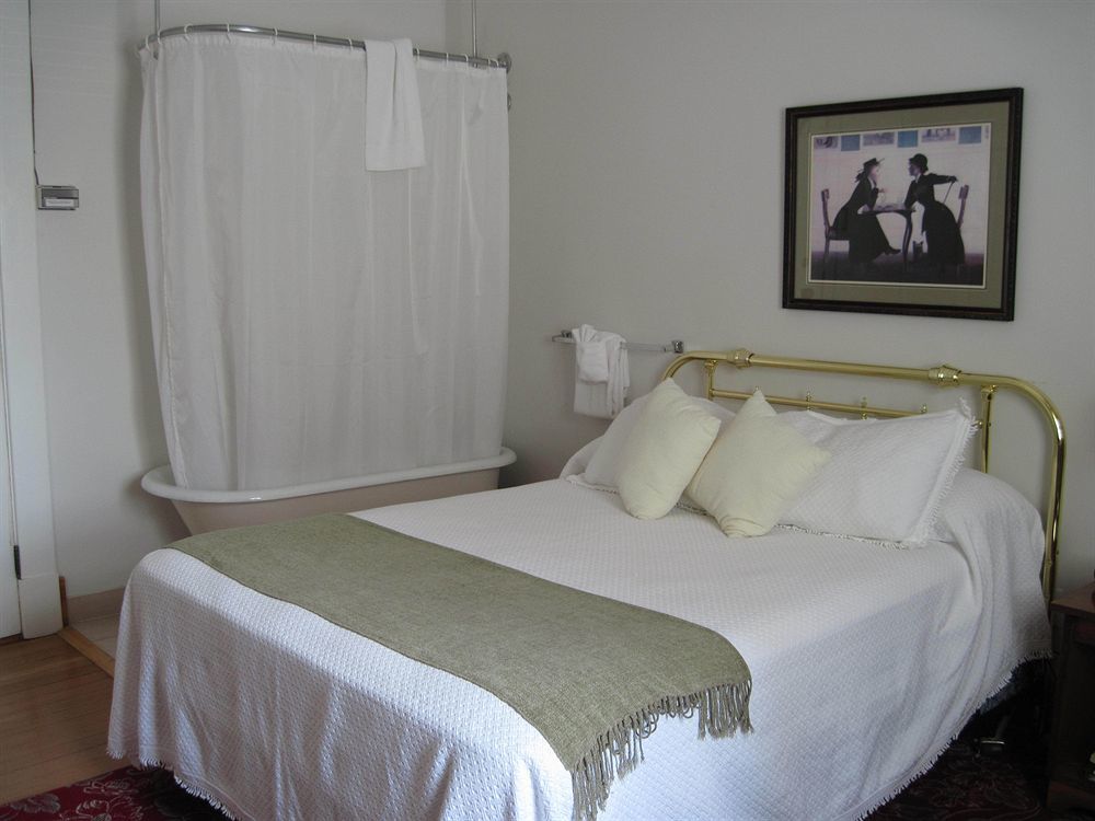 Royal Hotel Chilliwack Extérieur photo