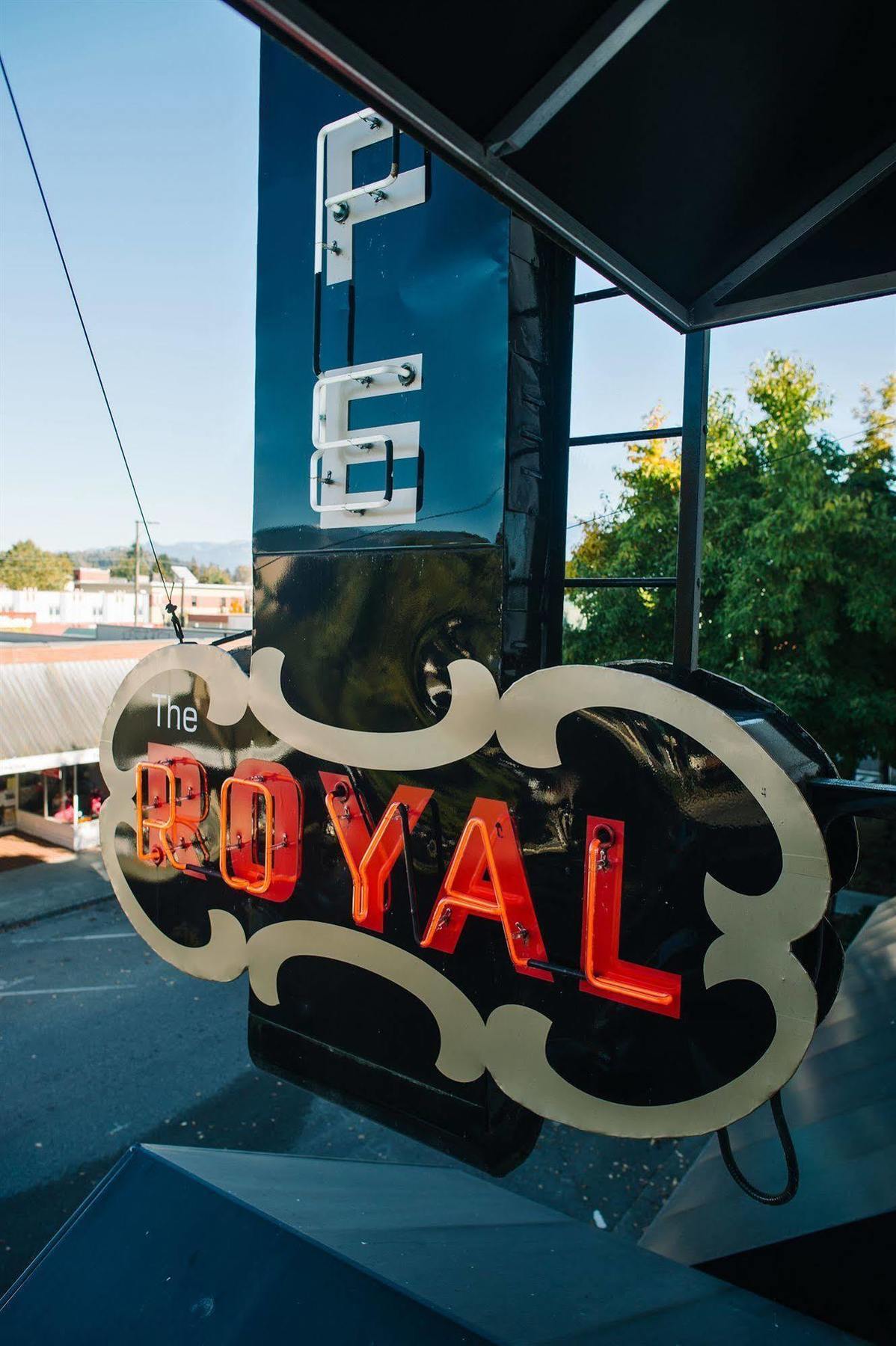 Royal Hotel Chilliwack Extérieur photo