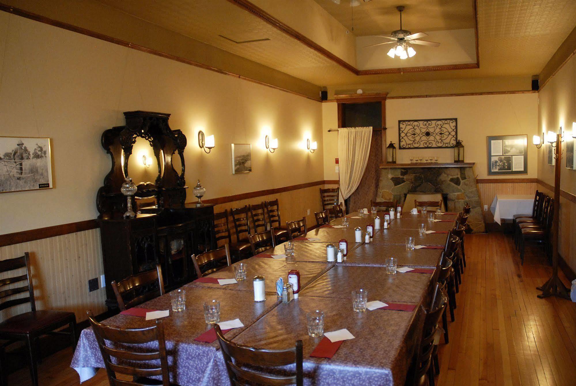 Royal Hotel Chilliwack Extérieur photo